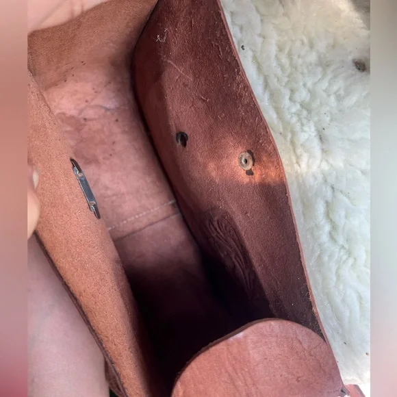 SADDLE vintage Handmade, Artisan Hand Tooled Mexican Leather Shoulder Bag - Picture 12 of 15